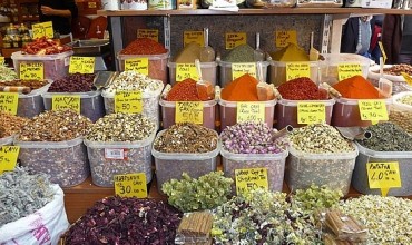 Shop in bazaar and enjoy the seasonal fruits of Alanya